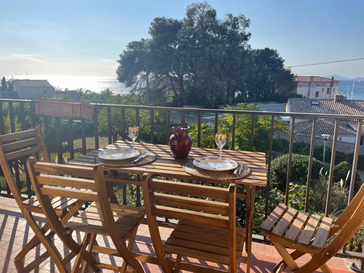 Cosy Vue A 50 M De La - Refait A Neuf Et Climatise * Le Pradet