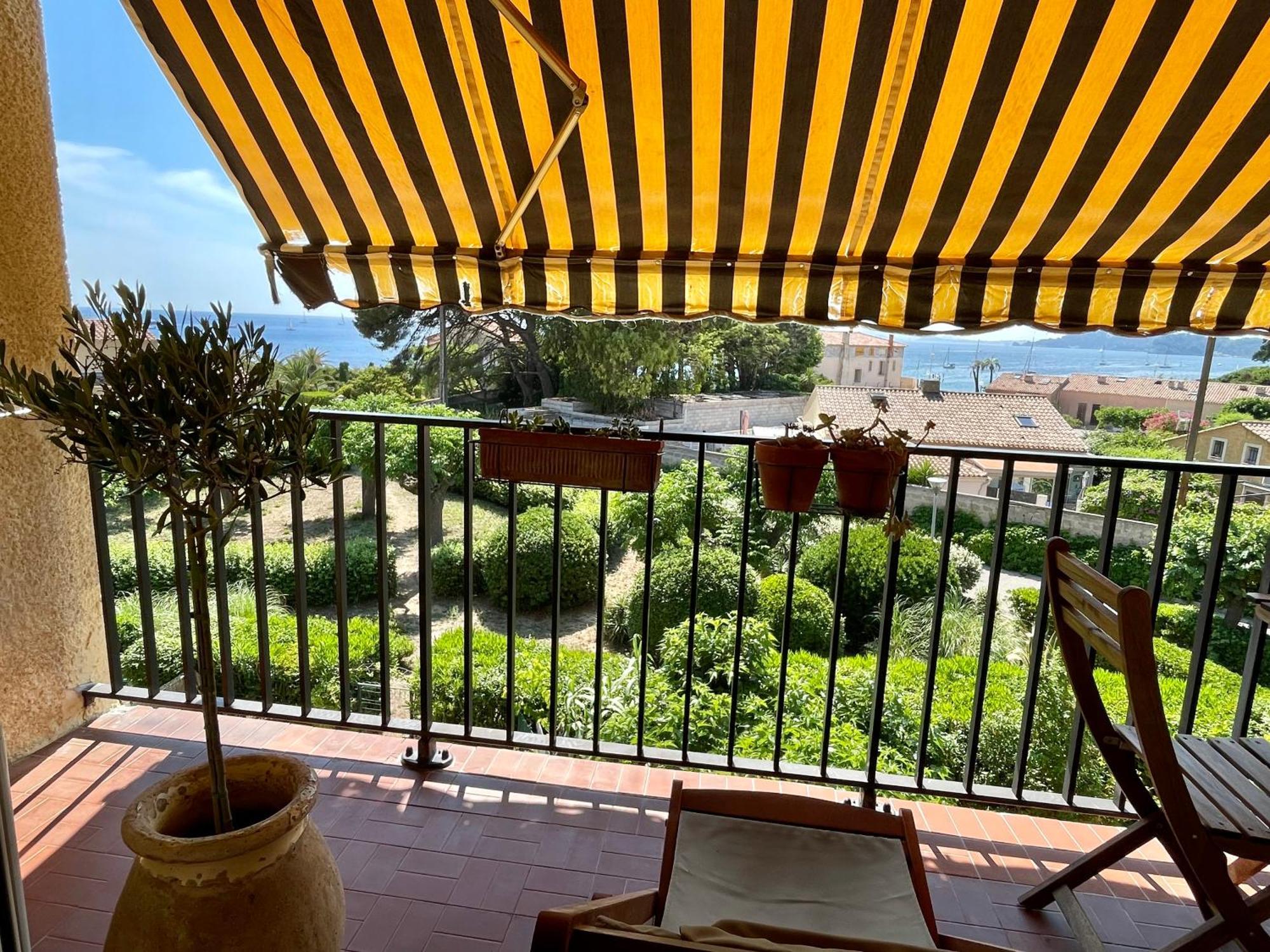 Apartment Cosy Vue A 50 M De La - Refait A Neuf Et Climatise